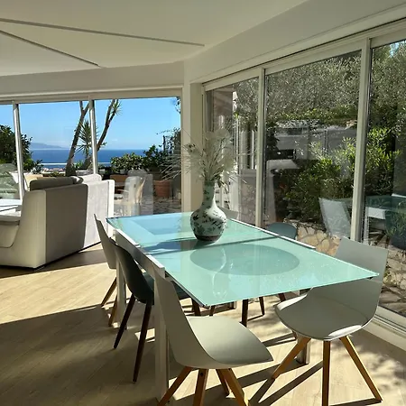 , Piscine Aux Portes De Monaco *